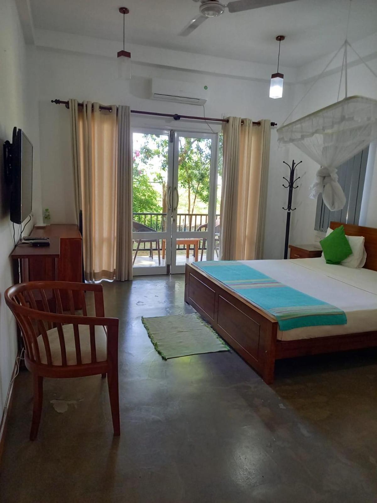 Blue Sands Beach Resort Passikudah ภายนอก รูปภาพ